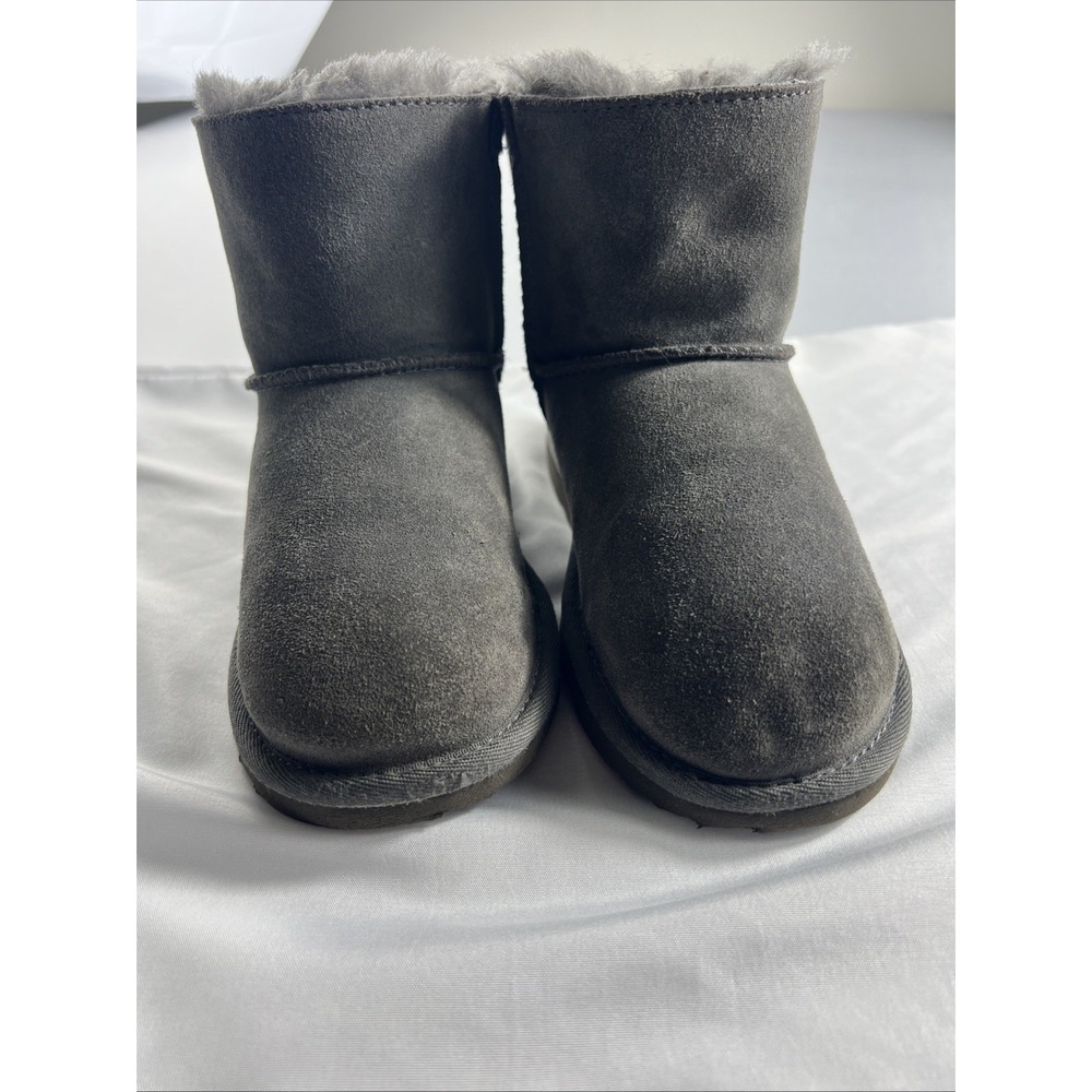 UGG Kids Bailey Bow Gray Suede Boots Youth Size US 3 / EU 35